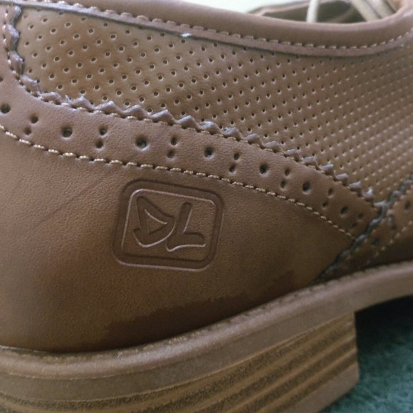 🆕 Casual Oxford Brogue Shoe - Picture 6 of 8